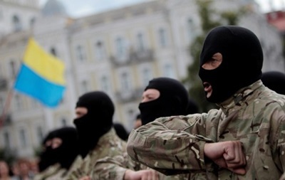 Приехавшие из зоны боевых действий военные рассказали, что отряды остались без финансирования.