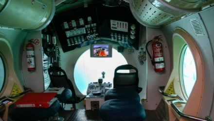 Un uriaş munte subacvatic a fost descoperit la o adâncime de peste cinci kilometri sub apele Oceanului Pacific.