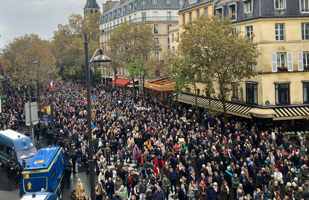 В Париже более 100 тысяч человек вышли на марш против антисемитизма.