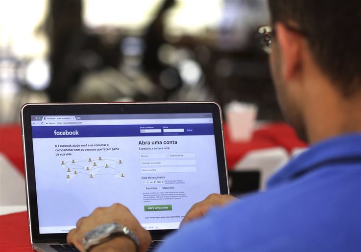Facebook откроет три учебных центра в странах ЕС