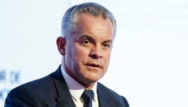 Potrivit bloggerului, interlocutorul lui Plahotniuc ar fi chiar Renato Usatîi care a și înregistrat discuția, motiv din care cel din urmă a oprit înregistrarea chiar în momentul în care urma să i se audă vocea.