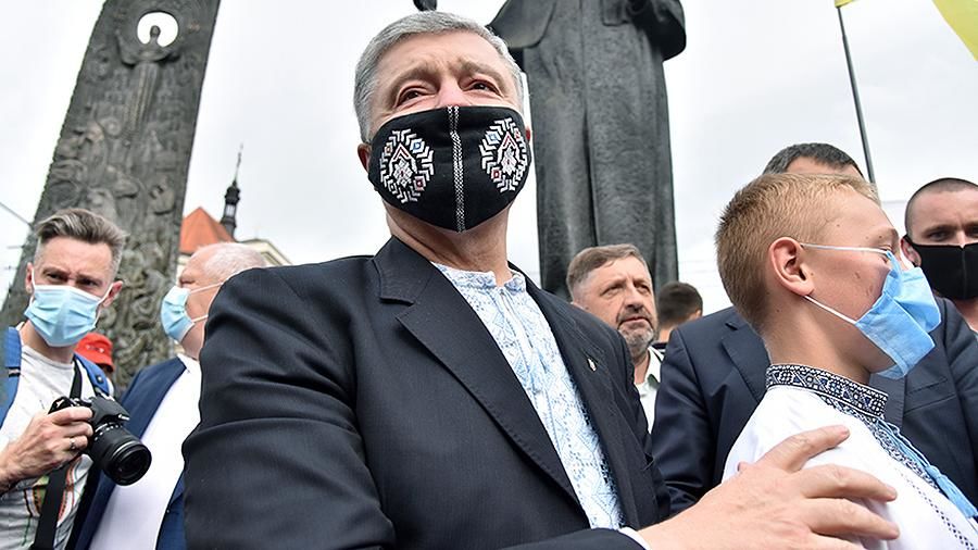 В команде Порошенко заявили об улучшении его состояния здоровья.