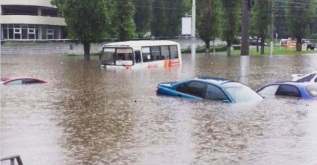 За день в городах западной части России выпала половина месячной нормы осадков.