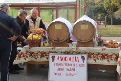 Ярмарка будет открыта, начиная с 9,00 до позднего вечера.