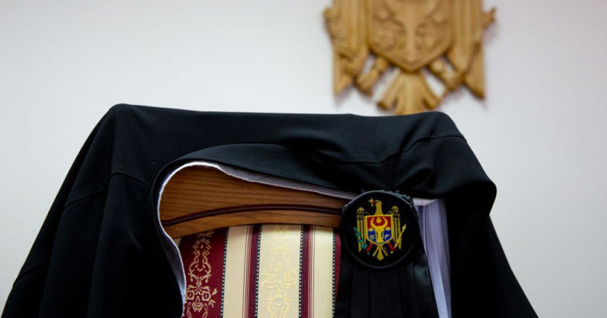 Parlamentul a adoptat legea care întărește garanțiile de securitate pentru judecători și procurori.
