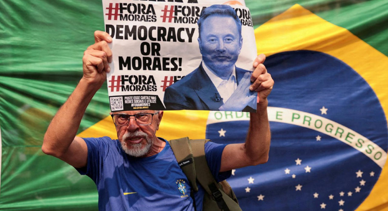 Zeci de mii de brazilieni protestează în sprijinul lui Elon Musk.