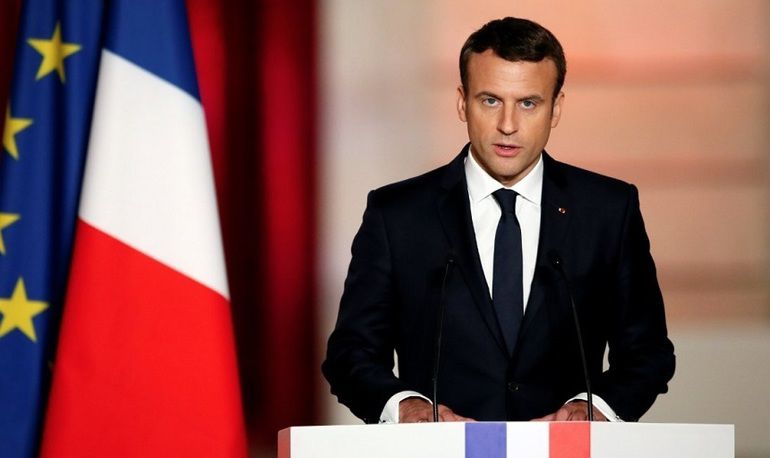 Preşedintele francez Emmanuel Macron îşi începe vizita în Corsica.
