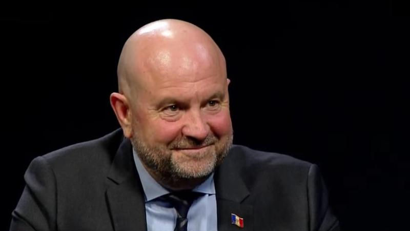Боля о своей зарплате: Самая дорогая – это дешевая администрация.