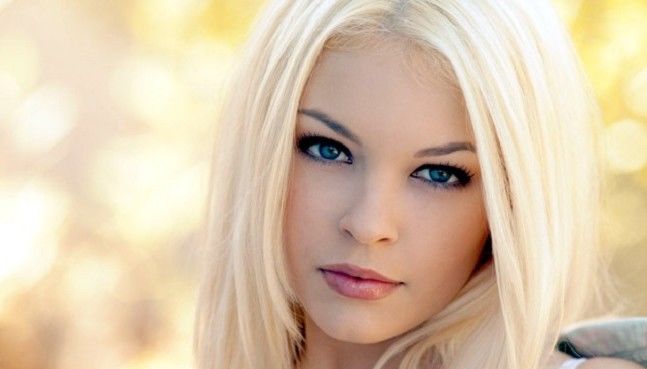 Blondele nu au o inteligență inferioară femeilor cu păr de alte culori, ci dimpotrivă. Foto: Agerpres