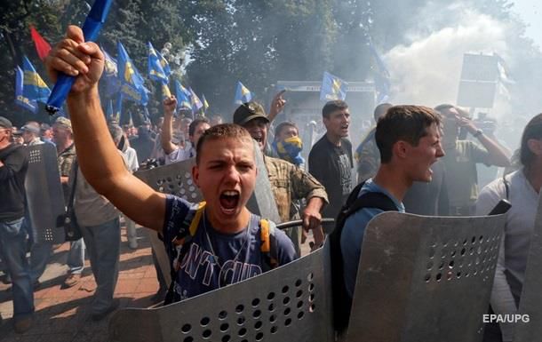 В Госдепе сожалеют о насилии, произошедшем близ Верховной Рады и призывают к расследованию причин случившегося.