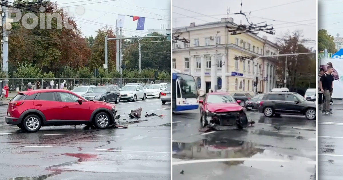 O mașină s-a izbit într-un gard în centrul Chișinăului.