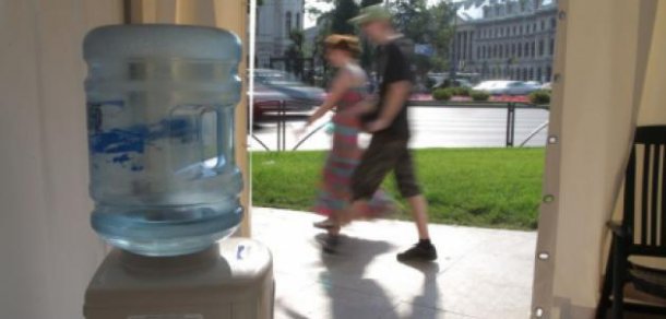 Cheltuielile pentru aprovizionare cu apă vor fi suportate de fiecare instituție în parte.