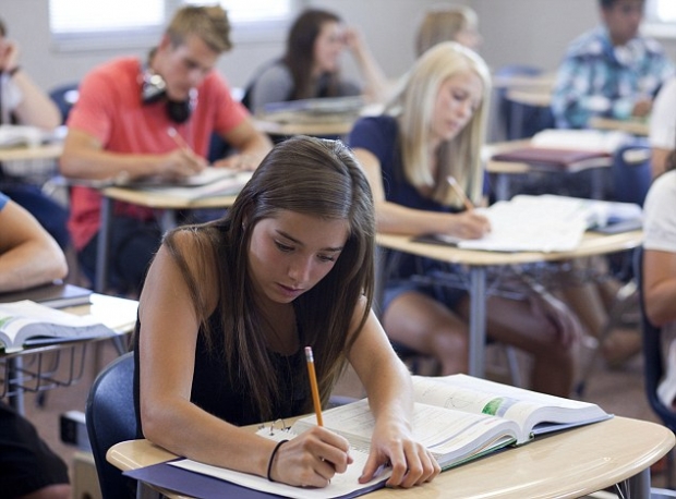 Deşi pentru moment nu se poate spune dacă modelul Equity Project ar putea fi aplicat la scară mare, este limpede că salariile mai mari pentru profesori ar putea contribui major la creşeterea nivelului educaţiei.