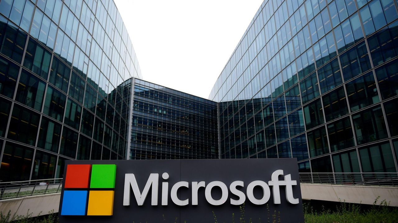 Bloomberg: сотрудники Microsoft призвали руководство не выполнять контракт для Пентагона.