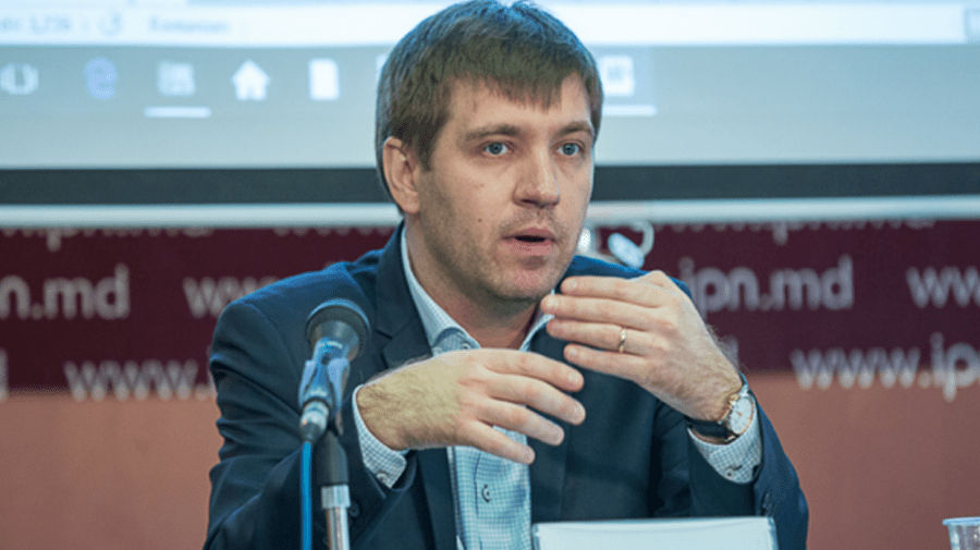 Кандидат на членство в ВСМ Вану Джереги, снялся с конкурса.