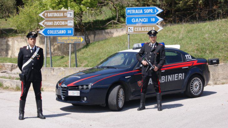 O româncă a provocat un scandal monstru într-un autobuz, în Italia.