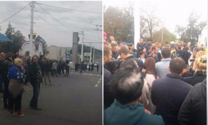 Protest la Tiraspol: Tragerea la răspundere a şoferiţei ce a lovit mortal o fetiţă. Foto: kp.md