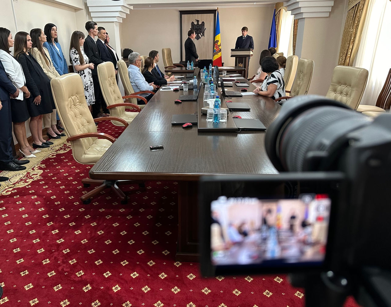Судьи, назначенные до достижения предельного возраста, принесли присягу.