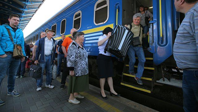 По данным компании, между Украиной и Россией курсируют 13 пар поездов. 