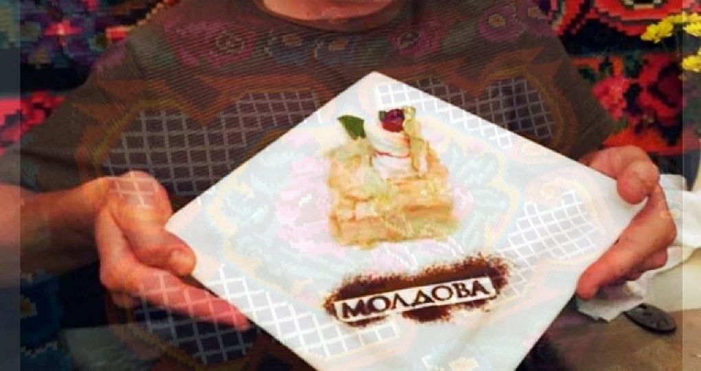 Blogger rus îndrăgostit de RM: „Eu, covorul și Moldova iubită”. Foto:realitatea.md
