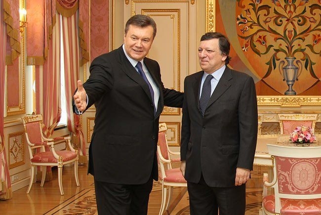 „Singura soluție pentru Ucraina, în situația actuală, este calea pașnică”, a mai spus Barroso.