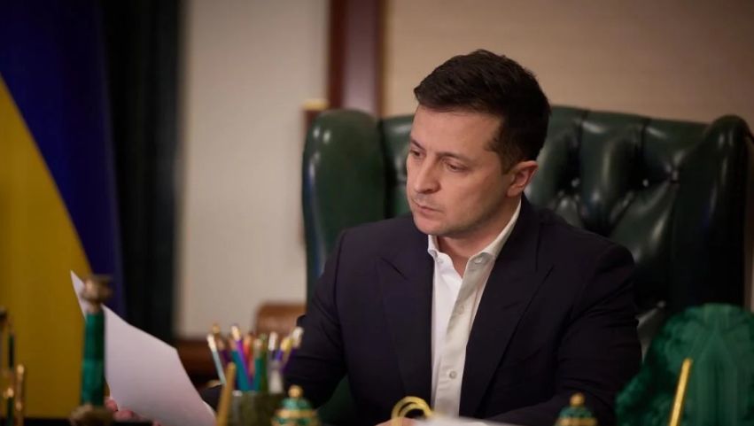 Зеленский подписал закон о коренных народах.