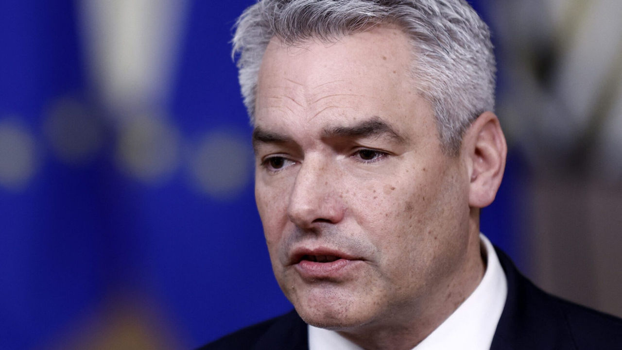 Cancelarul Austriei a invitat Rusia și Ucraina să ducă negocieri la Viena.