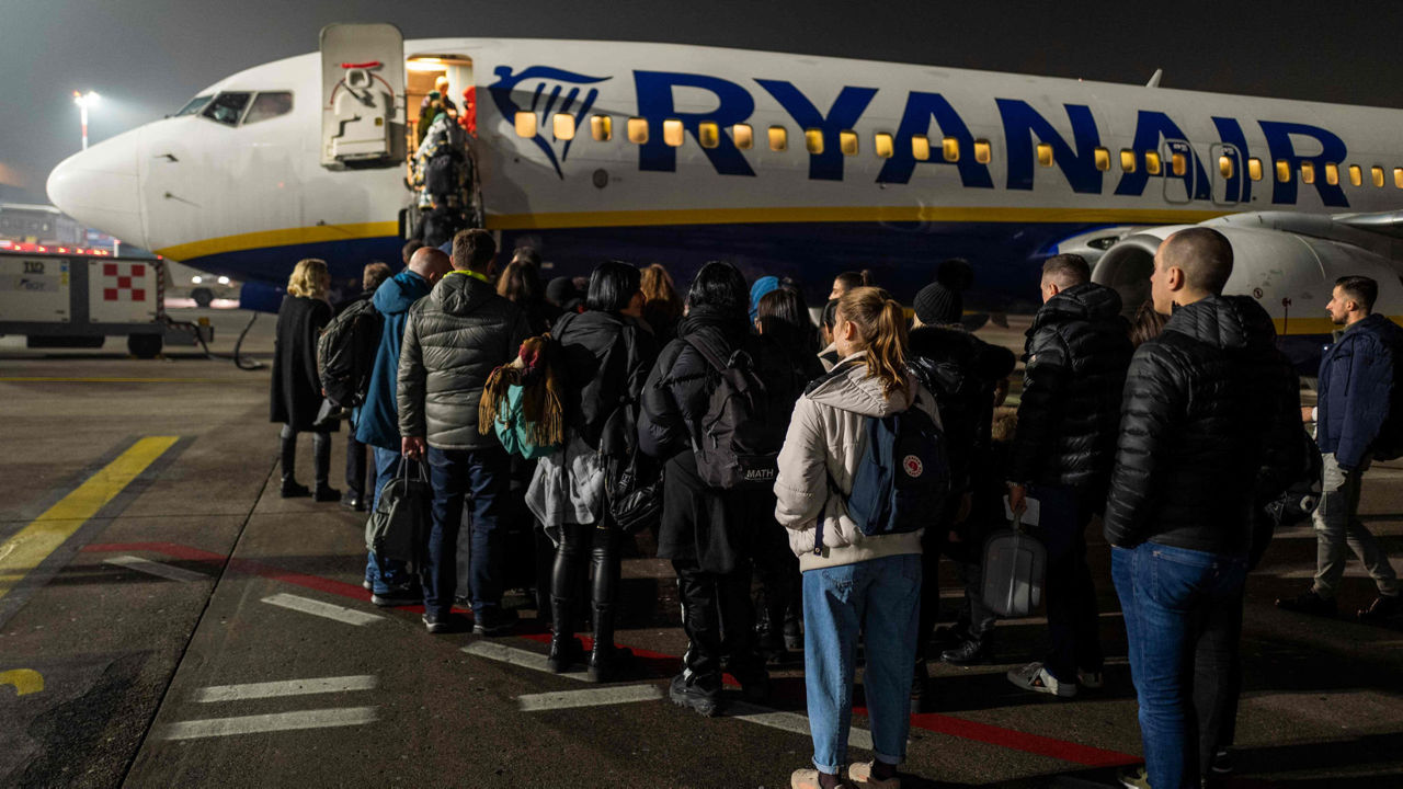 Ryanair планирует возобновить полеты в Украину.