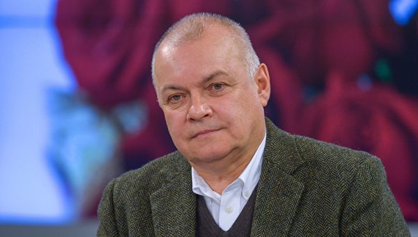 В своем выступлении Киселев рассказал о своей работе, а также высказался по поводу положения России.