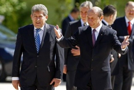 Liderul Partidului Liberal Mihai Ghimpu nu i-ar fi acordat fostului președinte al României Traian Băsescu cetățenia Republicii Moldova.