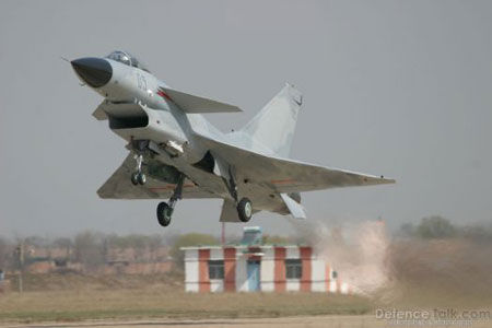 Китайский истребитель J-10A на старте