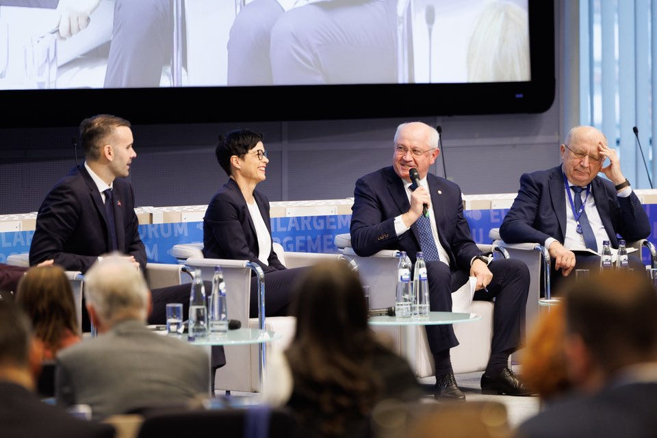 Munteanu, mai optimist decât Recean: 150 de reforme şi creştere economică de 7% până în 2028.