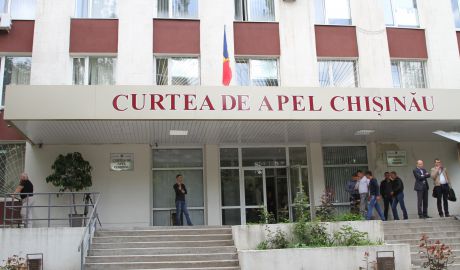 Iniţiatorii proiectului îşi argumentează iniţiativa prin faptul că „aşa se va descărca această instanţă de dosare”. Foto: jurnal.md