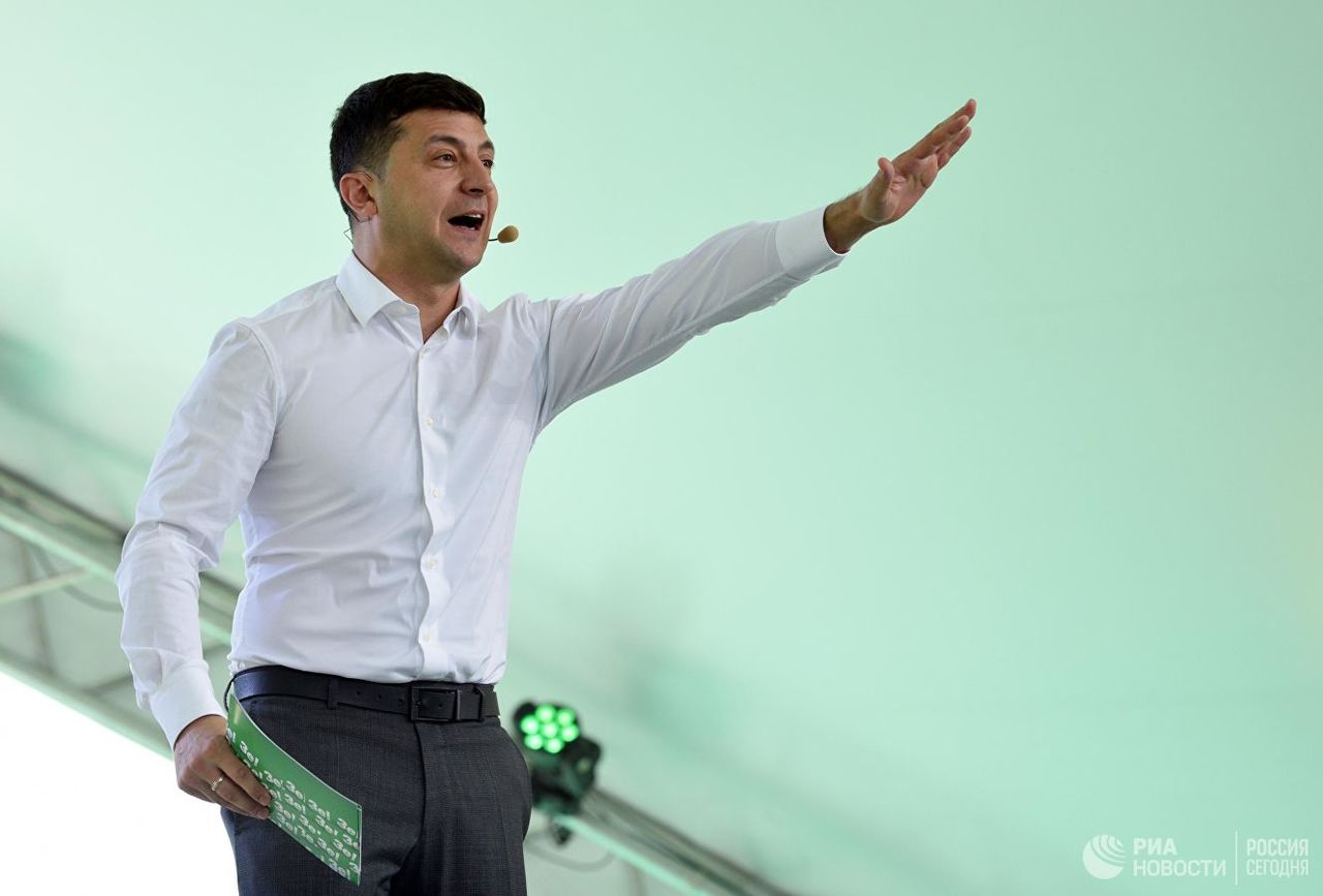 В партии Зеленского оценили возможность коалиции с партией Порошенко.