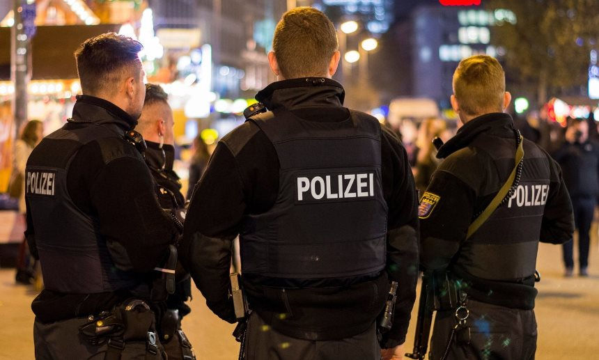 O gară din Hamburg, izolată din cauza unui pasager cu febră Marburg.