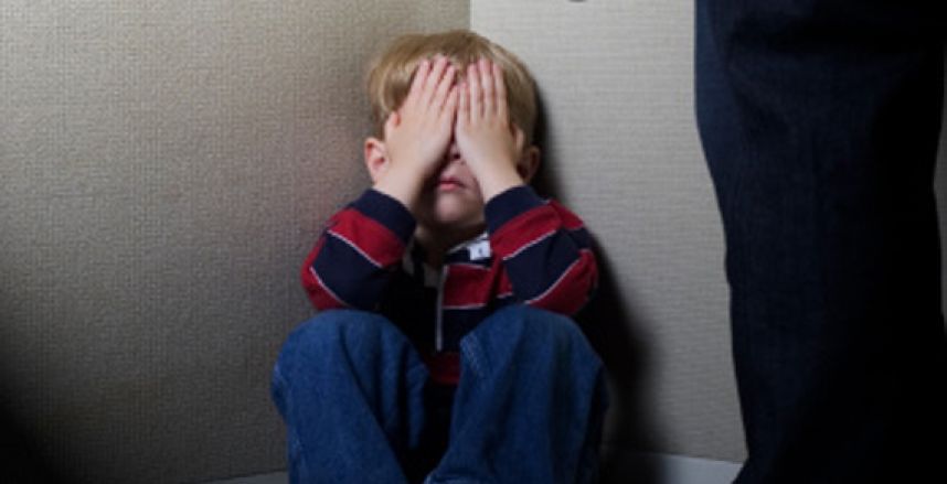 Родители 13-летнего подростка, в свою очередь, все обвинения отвергают.