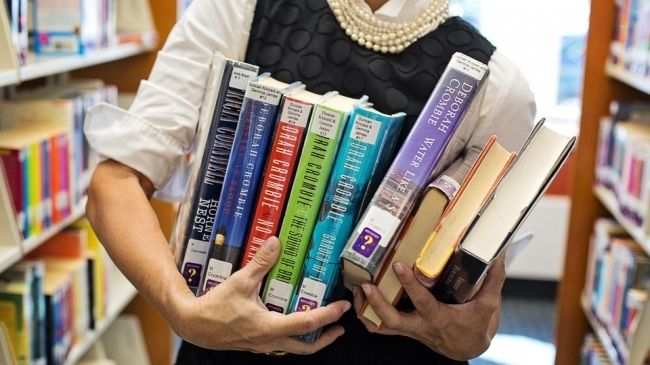 Кризис в Украине повлиял на цену книг: до конца года они могут подорожать на 30%.