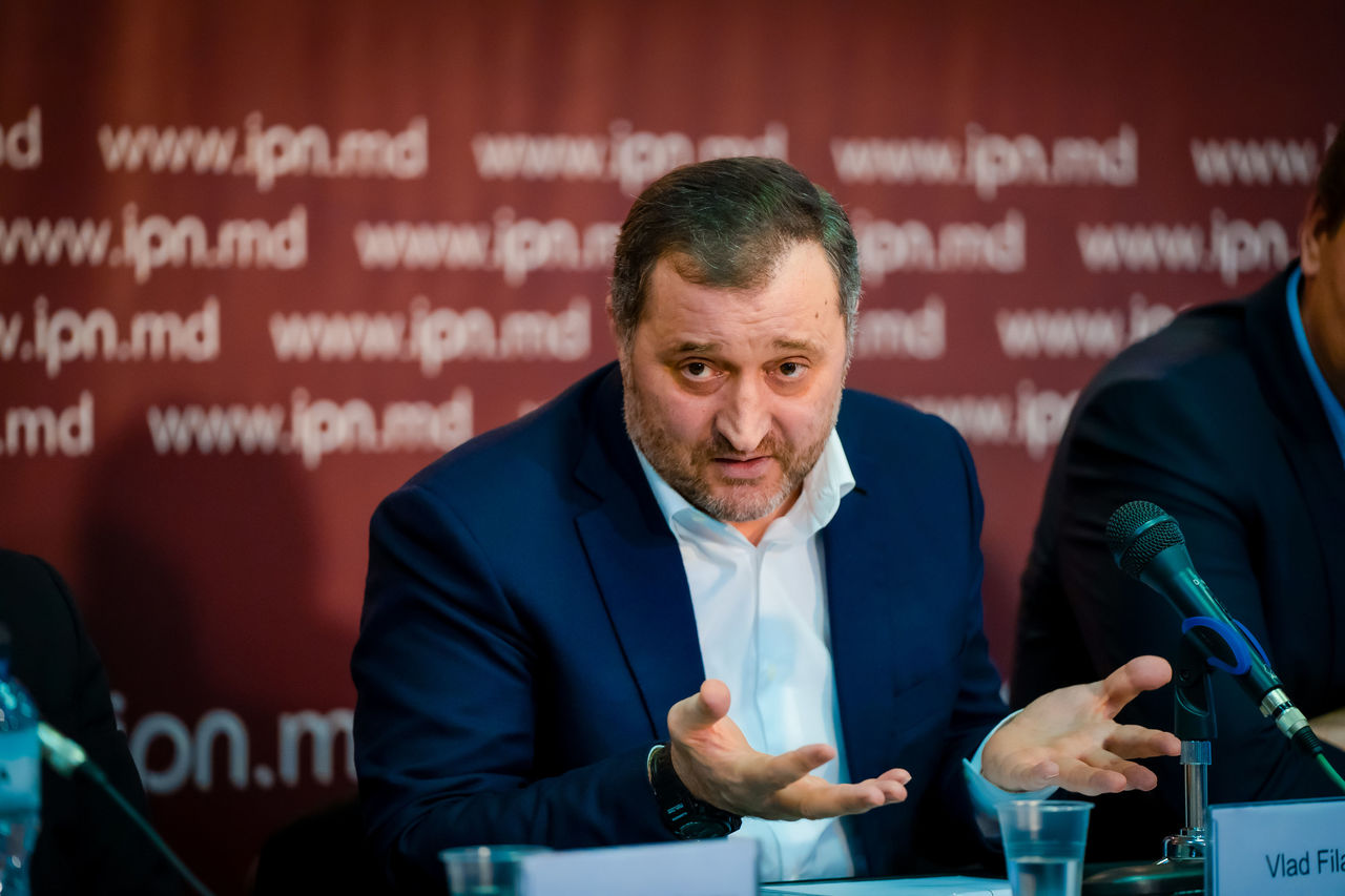 Бывший премьер-министр Влад Филат.