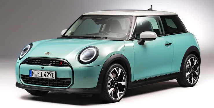 Презентован новый Mini Cooper 2024.