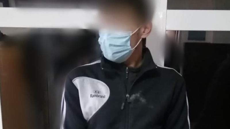 Полиция задержала мужчину, который угнал автомобиль и попал на нем в ДТП.