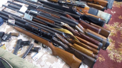 Inspectoratul General de Poliţie a dat publicităţii lista completă de arme şi muniţii, percheziţionate în timpul descinderii la domiciliile membrilor Antifa.