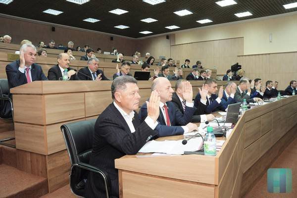 Распределив посты, приднестровские депутаты ушли на праздничные каникулы.
