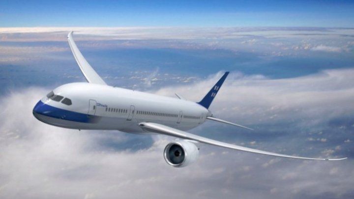 Un bebeluş de două luni a murit în timpul unui zbor cu avionul.