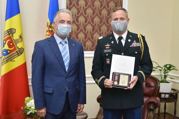 Новый военный атташе США в Республике Молдова представлен в Минобороны.