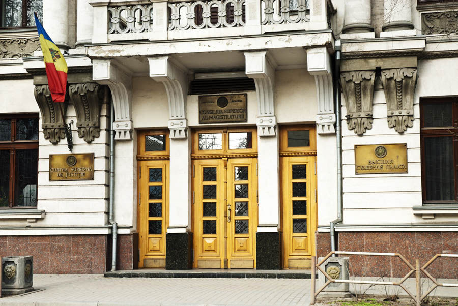 ВСМ усложнил доступ СМИ на открытые заседания суда.