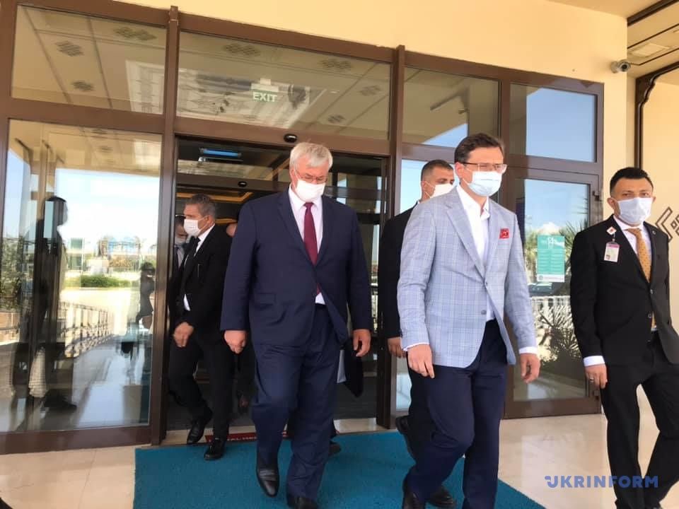 Министр иностранных дел Украины Дмитрий Кулеба прибыл в Турцию.