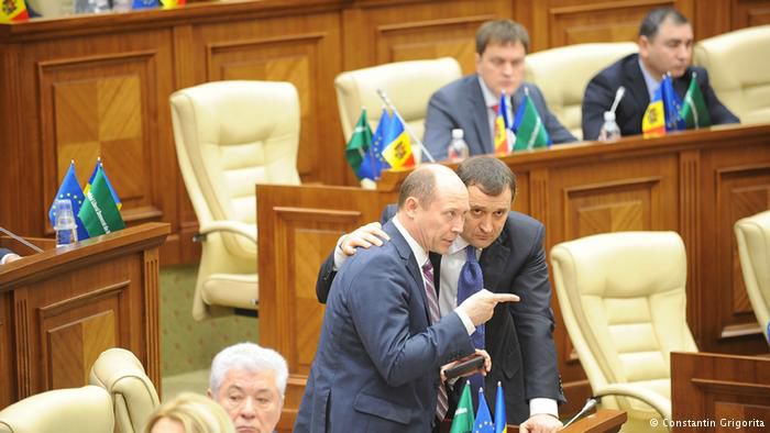 Partidele guvernante, sortite să „moară” împreună. Foto: dw.de