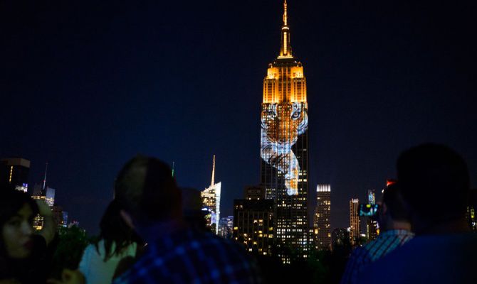 Небоскреб Empire State Building организаторы выбрали из-за его мировой известности. Фото:  AP
