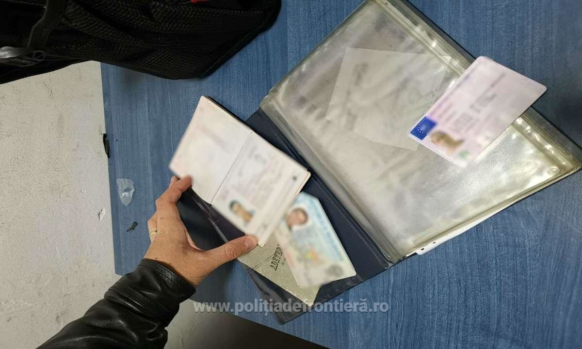 Мужчина заявил, что должен был передать документ гражданину Молдовы в Польше.