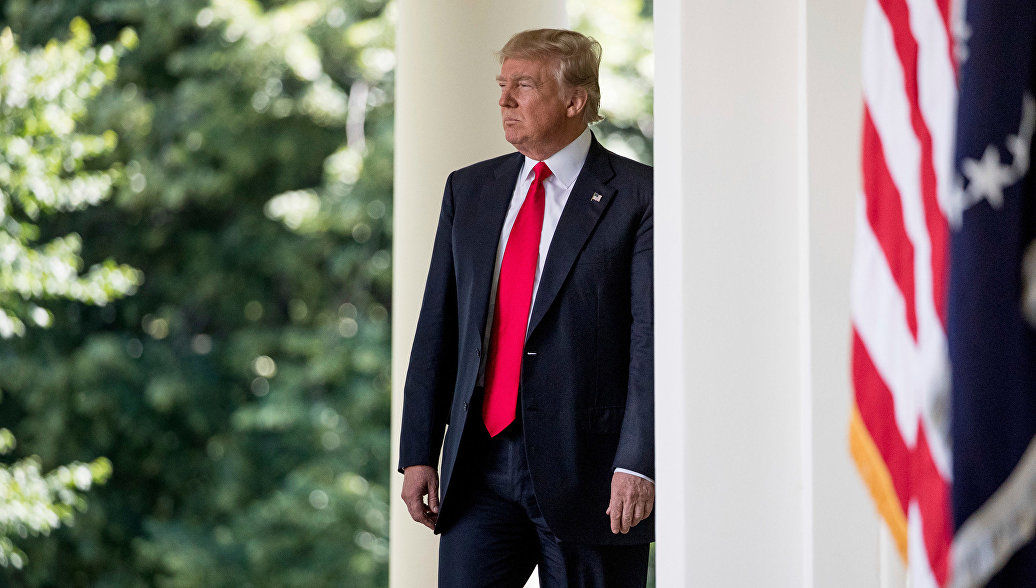 Новая книга об администрации Трампа побила рекорд продаж в США.